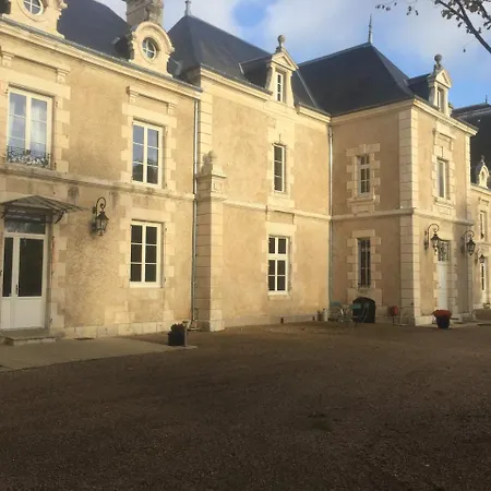 Chateau De La Guillonniere